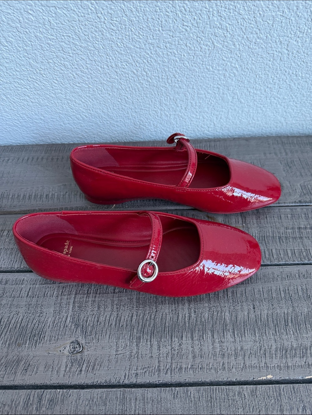 kate spade Halo Crinkled Red Patent Leather Mary Jane Flats NWOB - Picture 2 of 5